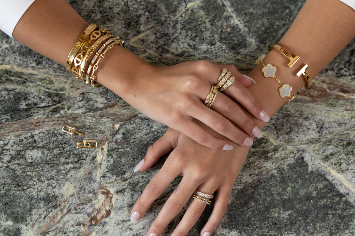 Mona Cuff