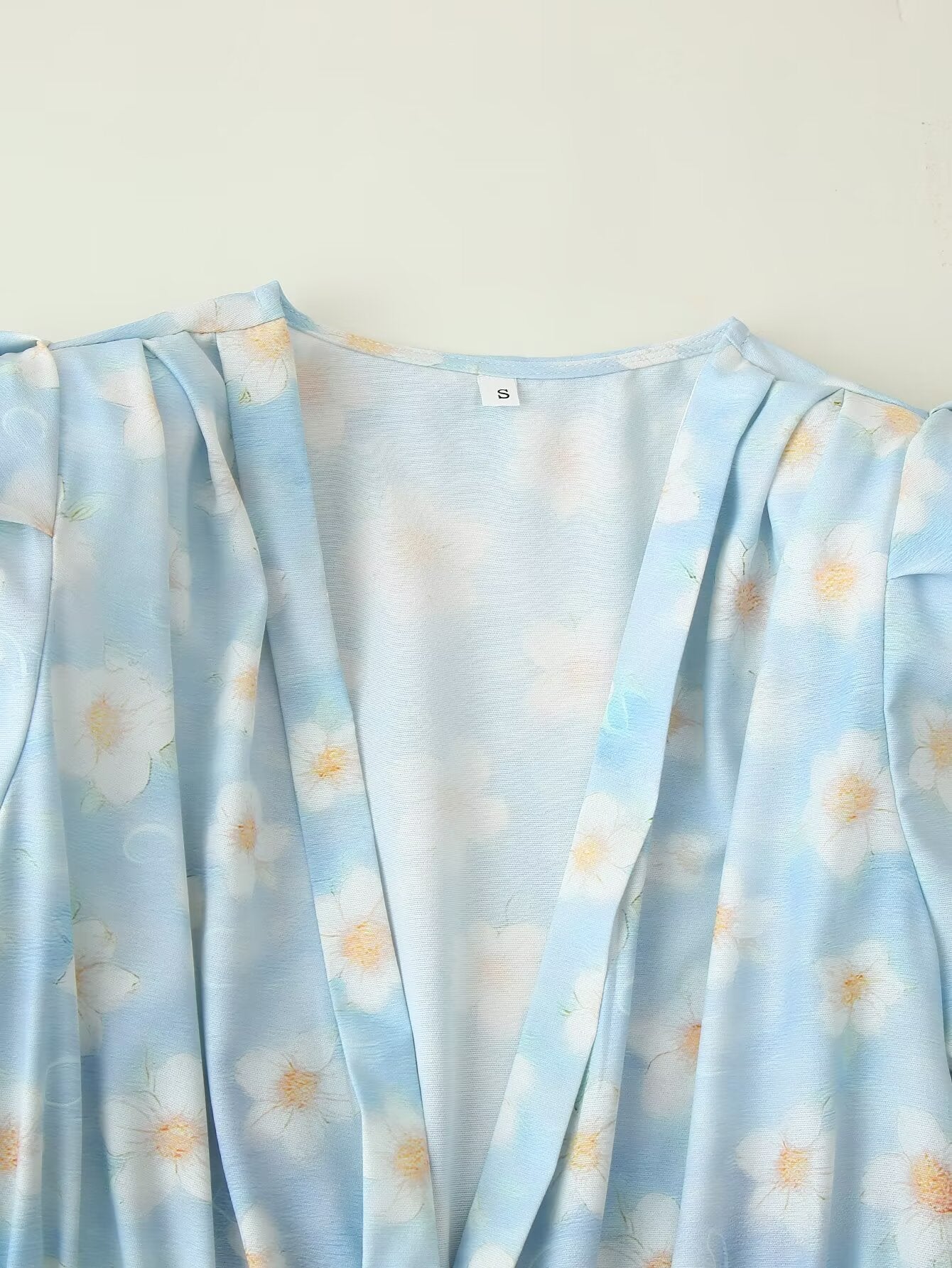 Summer Women Clothing Refined Stylish Simple V neck Printed Puff Sleeve Pearl Buckle Dress