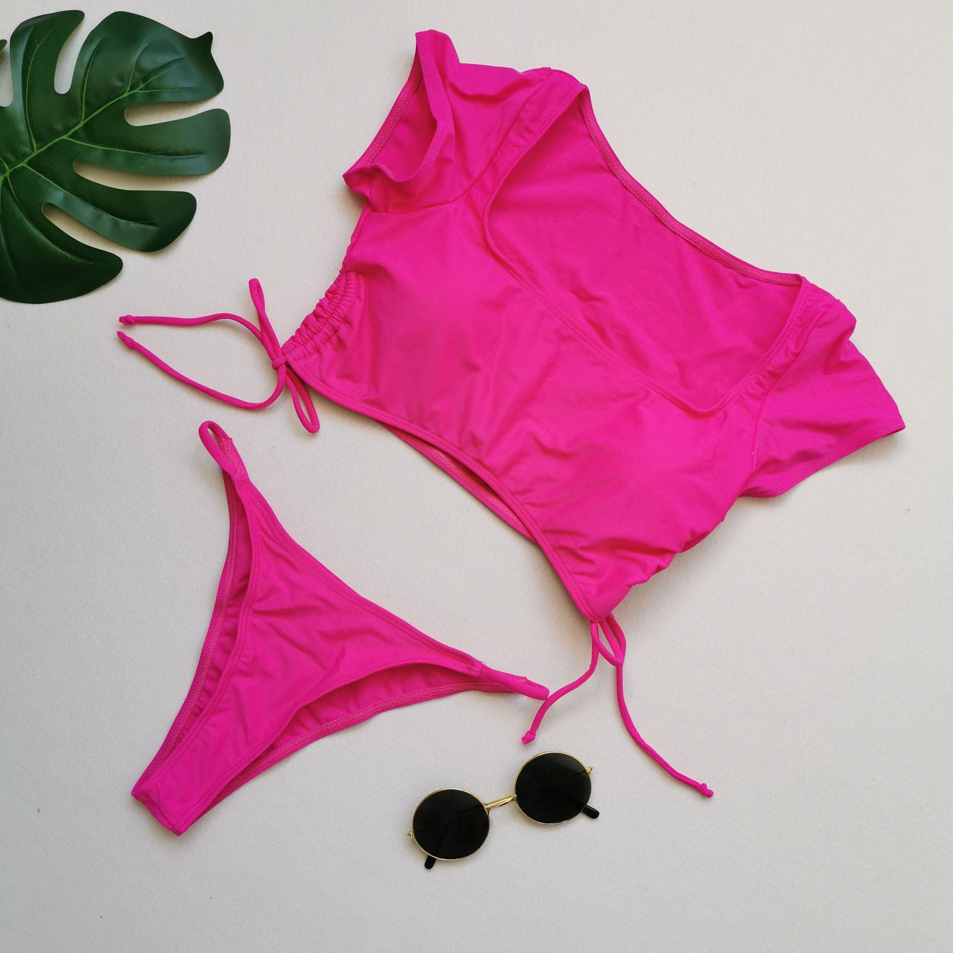 New Sexy Short Sleeved Bikini Split Swimsuit Women Solid Color Nylon Swimsuit Bella Mia