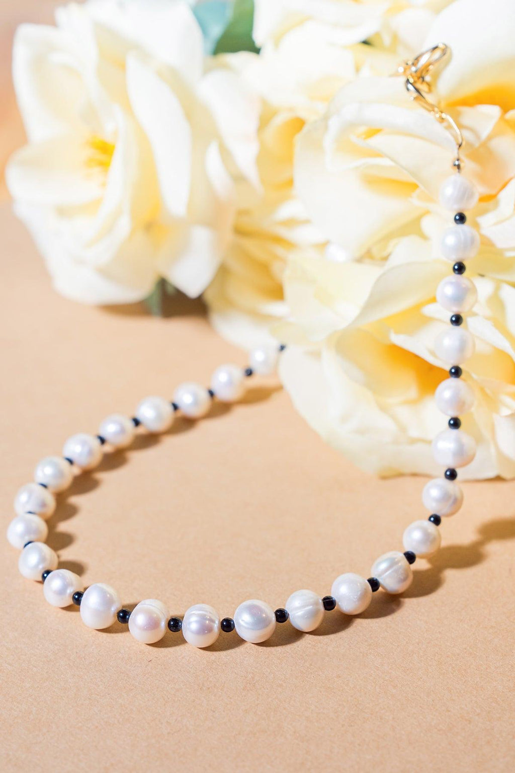 LOU PEARL NECKLACE Flying Tomato