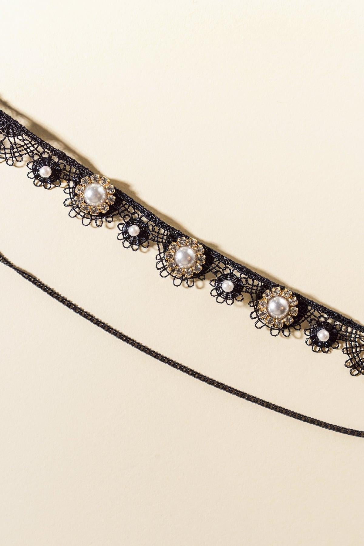 MOON CRESCENT PEARLS CHOKER Flying Tomato