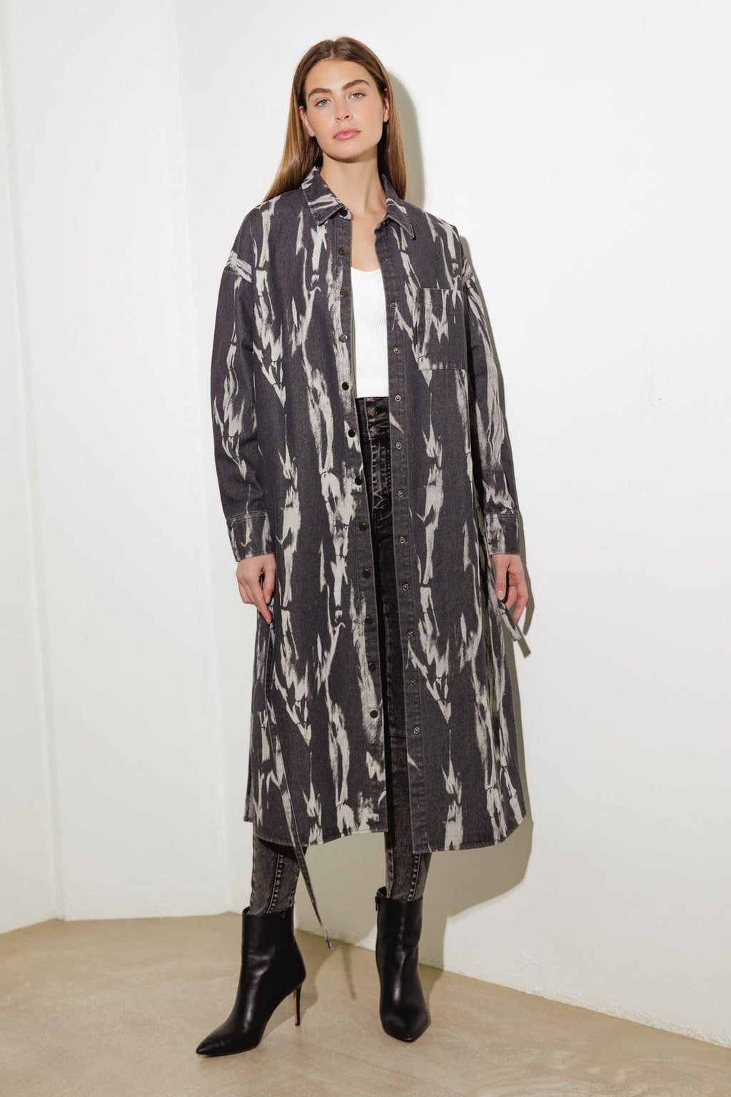 HERE & NOW WOVEN DENIM MIDI SHIRT DRESS Flying Tomato