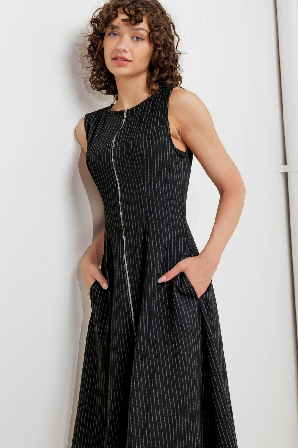 URBAN FRAME WOVEN MIDI DRESS Flying Tomato