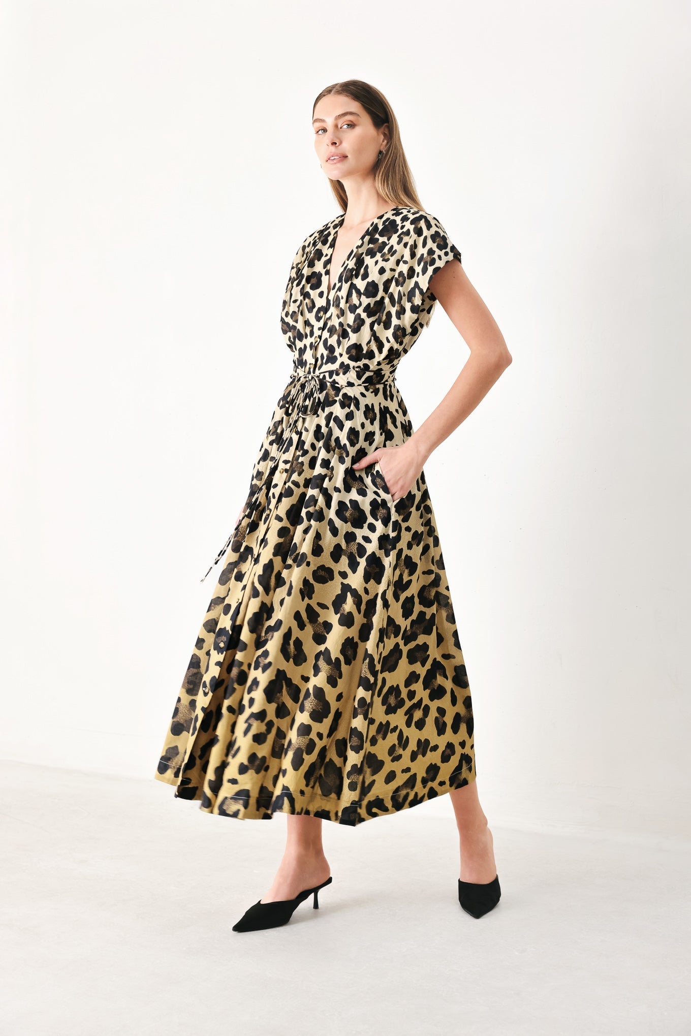 [PREORDER] WILD MUSE WOVEN MIDI DRESS Flying Tomato