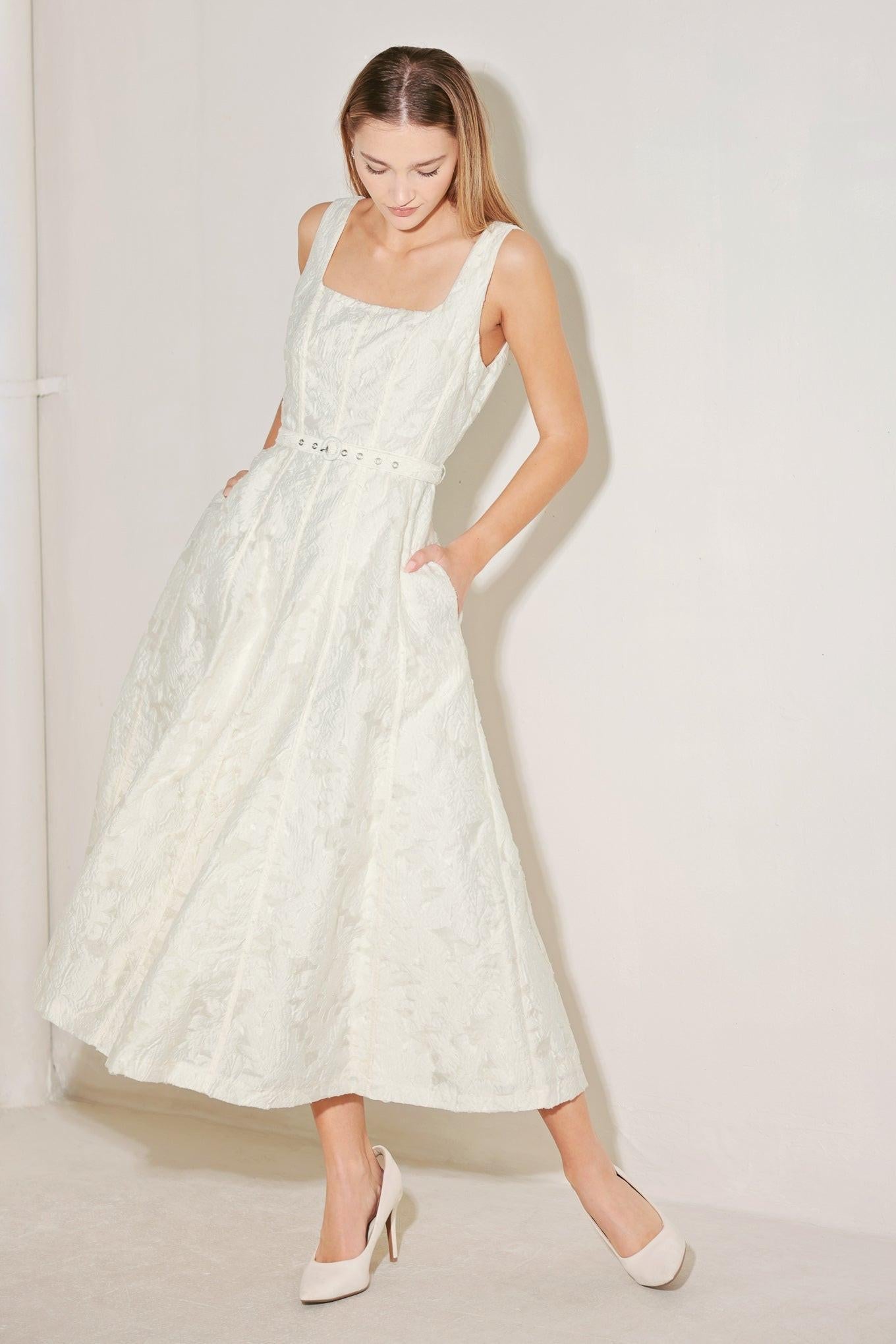 [PREORDER] LOVE IN SLOW MOTION WOVEN JACQUARD MIDI DRESS Flying Tomato