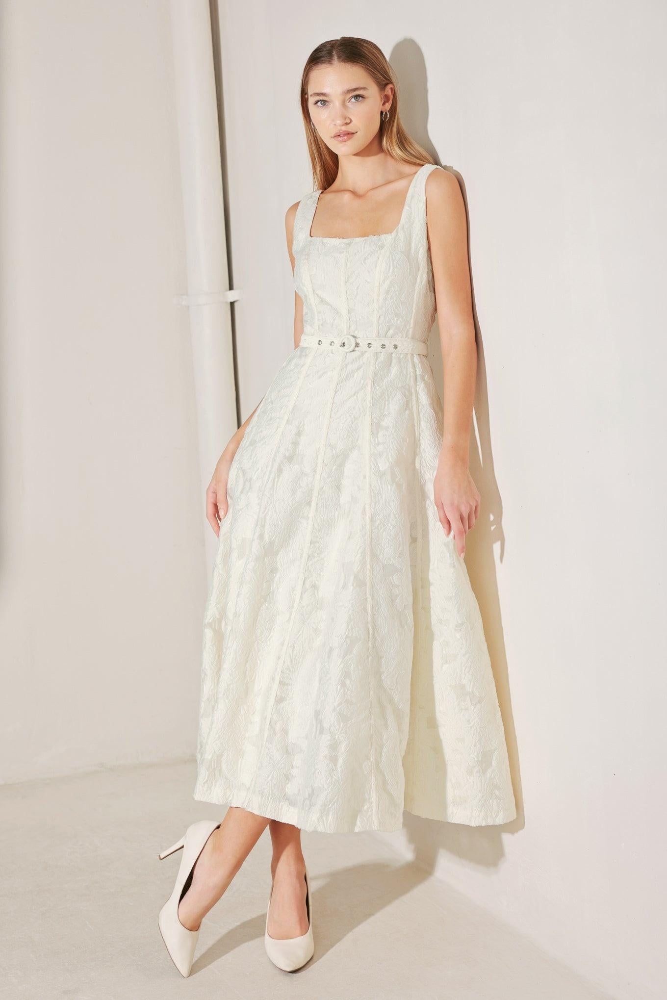 [PREORDER] LOVE IN SLOW MOTION WOVEN JACQUARD MIDI DRESS Flying Tomato