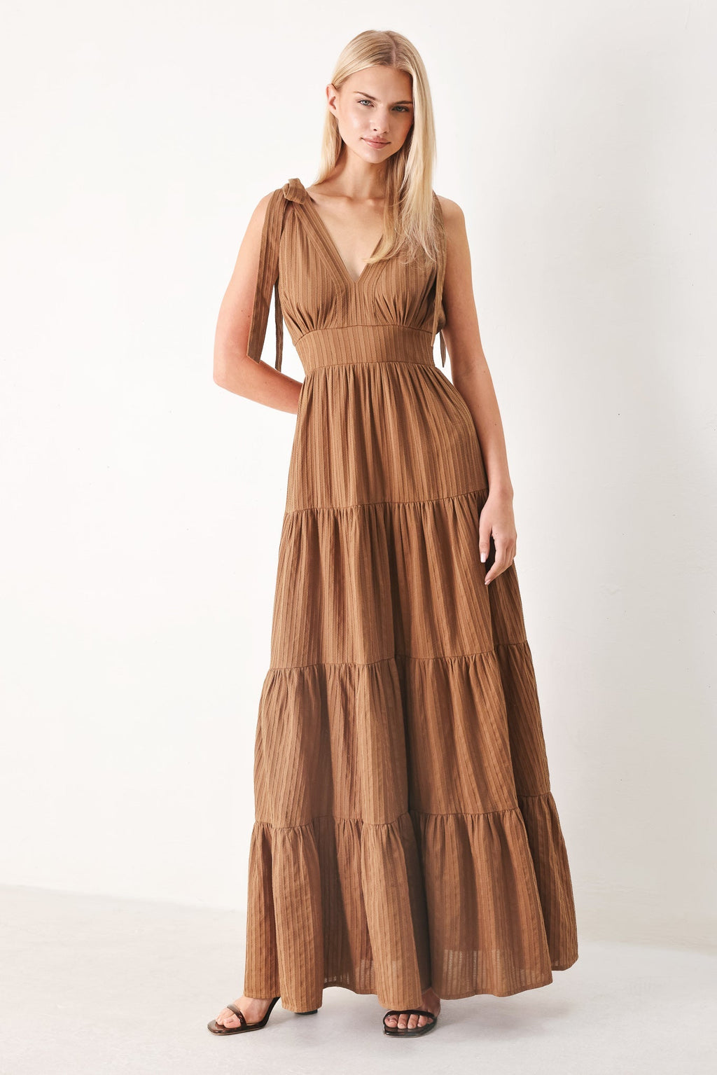 CALM BEAUTY WOVEN MAXI DRESS Flying Tomato