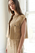 BETWEEN THE PAGES WOVEN TWILL VEST Flying Tomato