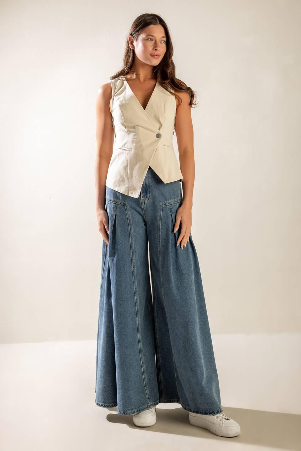 UNDENIABLE GROWTH WOVEN VEST Flying Tomato