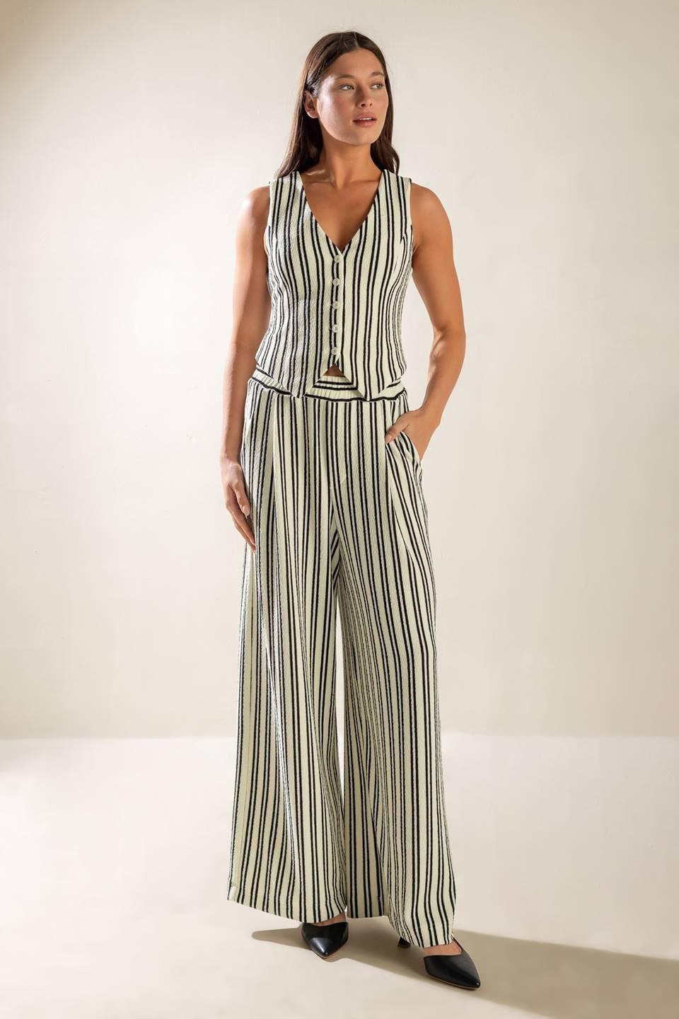 IN THE QUIET SHADE WOVEN VEST Flying Tomato
