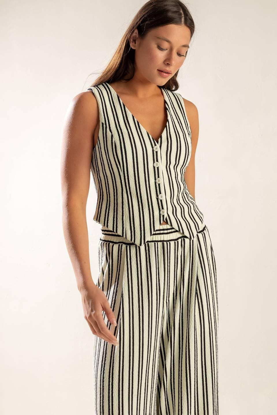 IN THE QUIET SHADE WOVEN VEST Flying Tomato