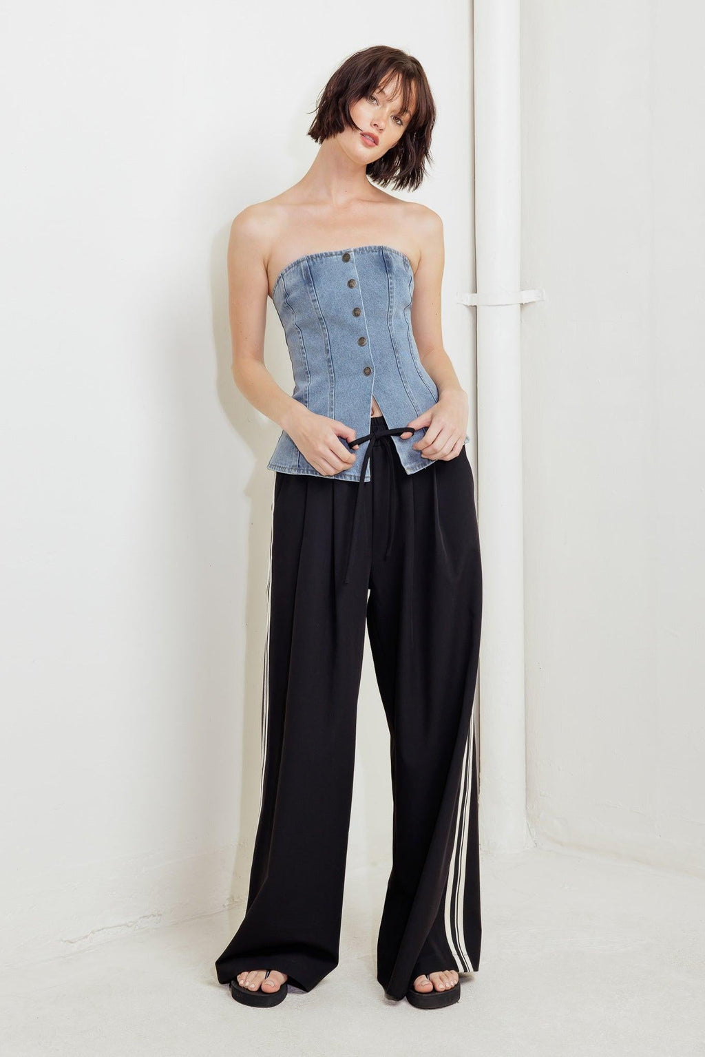 STITCHED SILHOUETTE DENIM TOP Flying Tomato