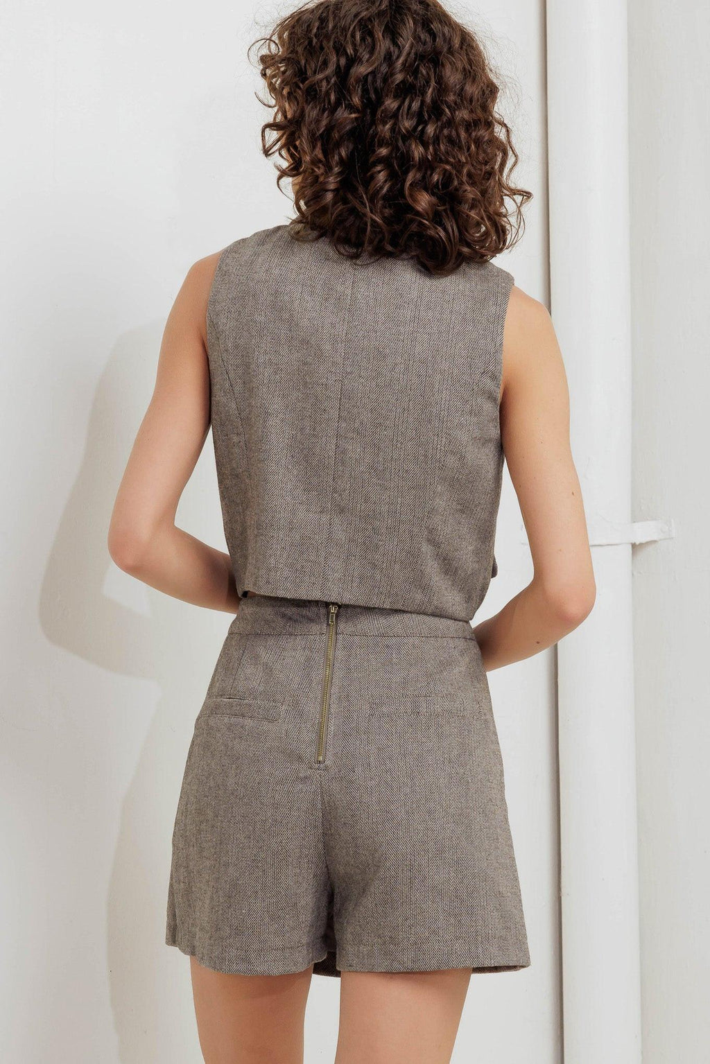 TAILORED COOL WOVEN VEST Flying Tomato