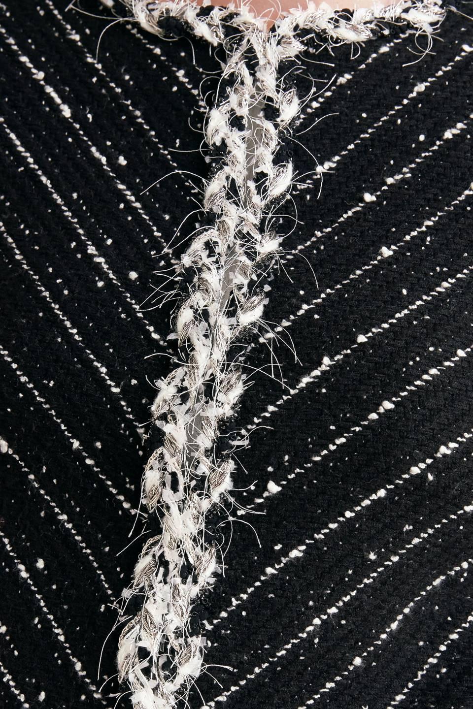 NOIR LINEAR SWEATER KNIT JACKET Flying Tomato