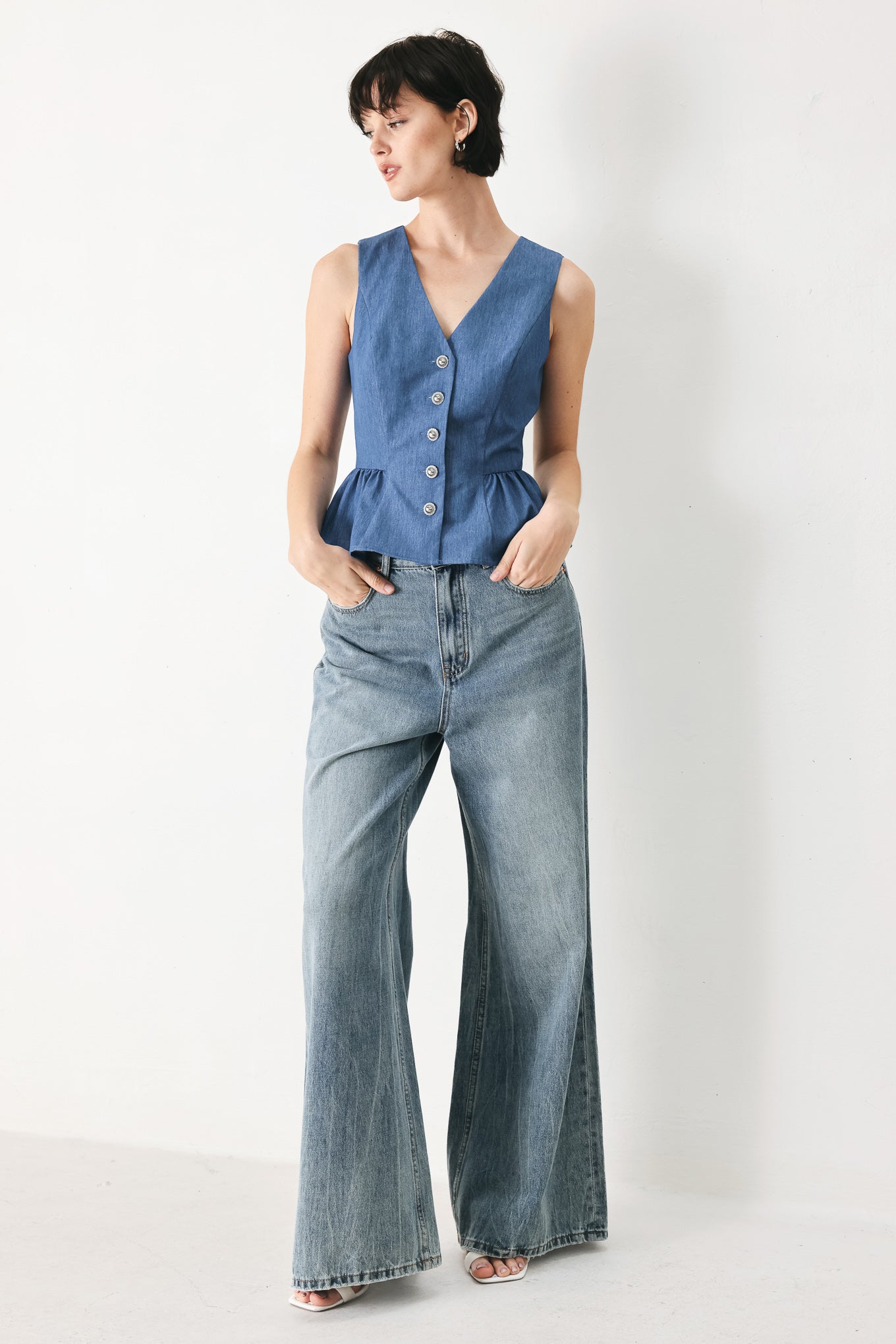 CASUAL ROMANCE WOVEN VEST Flying Tomato