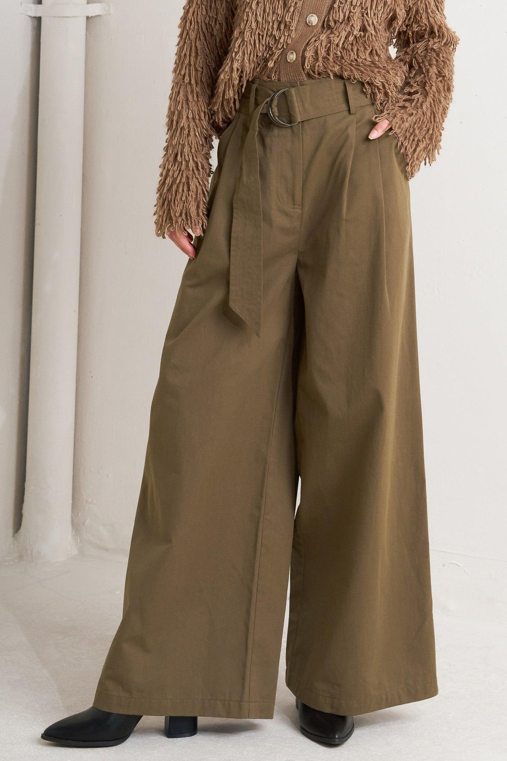 ELEGANCE UNVEILED WOVEN PANTS Flying Tomato