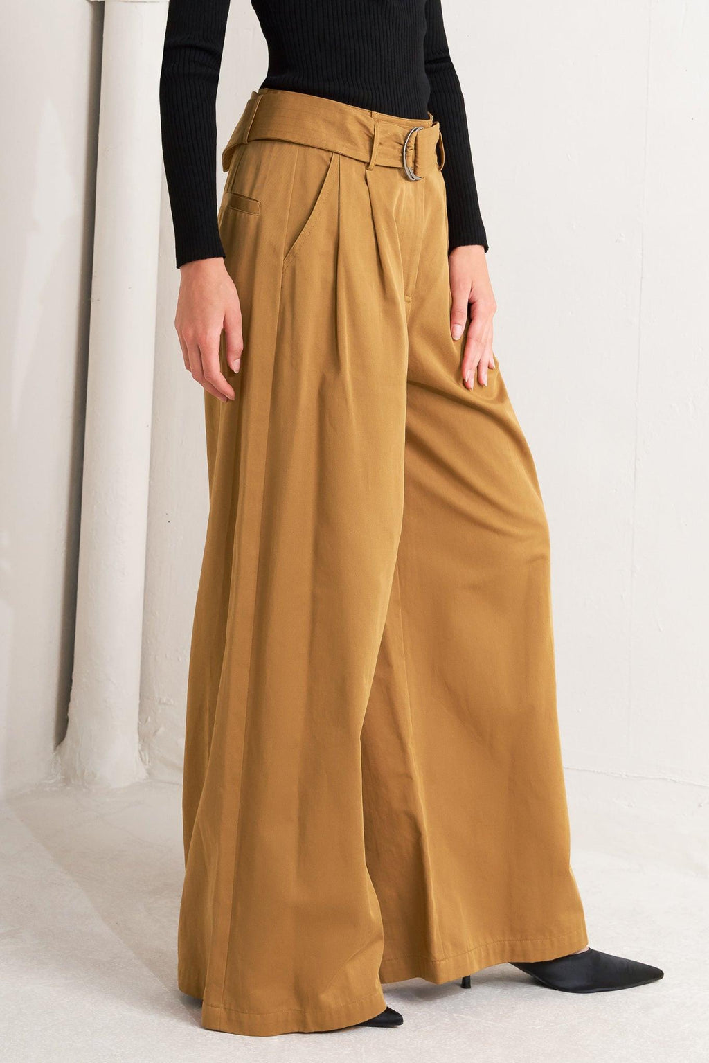 ELEGANCE UNVEILED WOVEN PANTS Flying Tomato
