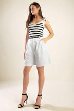 CITY STROLLS WOVEN BERMUDA SHORTS Flying Tomato