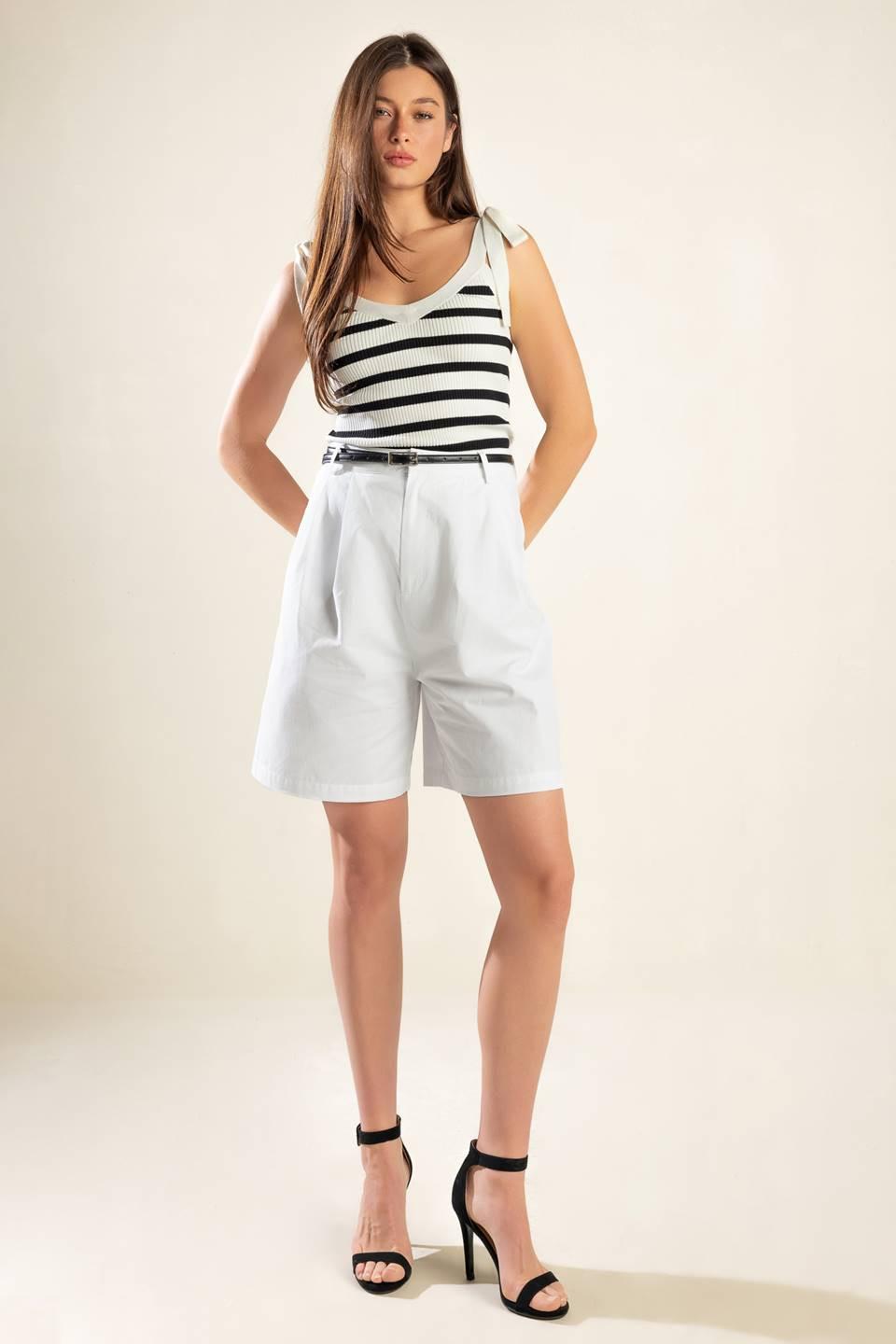 CITY STROLLS WOVEN BERMUDA SHORTS Flying Tomato