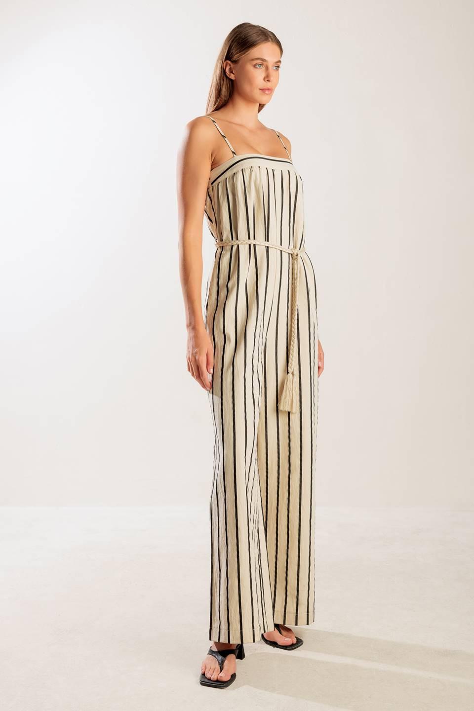 JUST THE BEGINNING WOVEN JUMPSUIT Flying Tomato