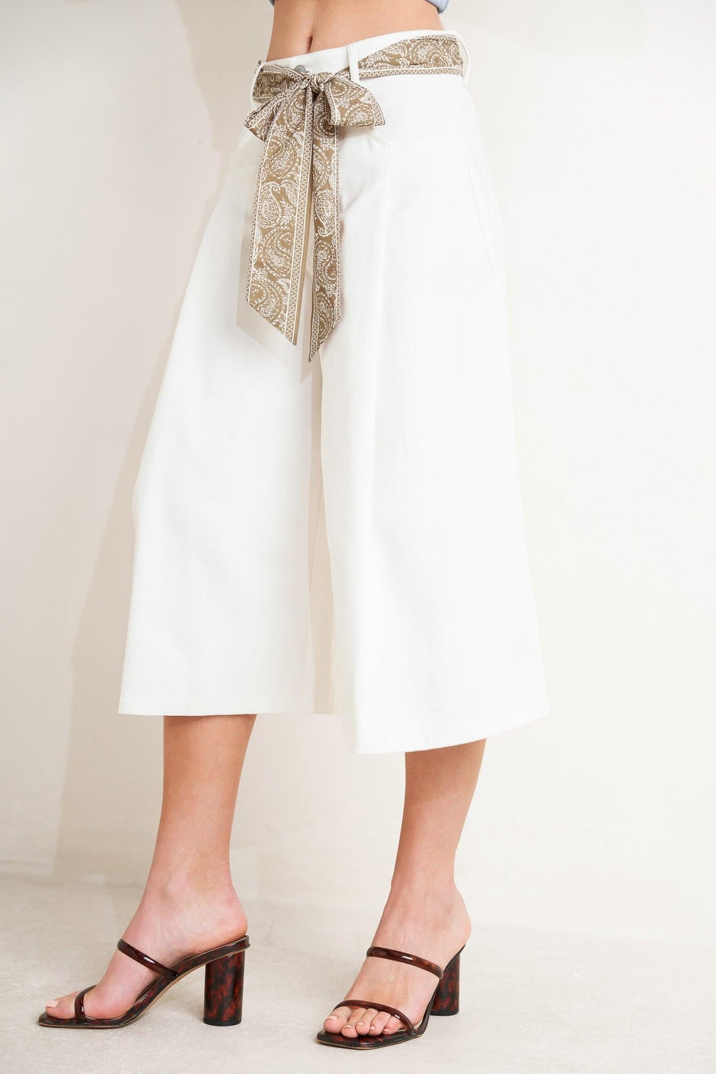 [PREORDER] MARBELLA MOMENT WOVEN CULOTTE PANTS Flying Tomato