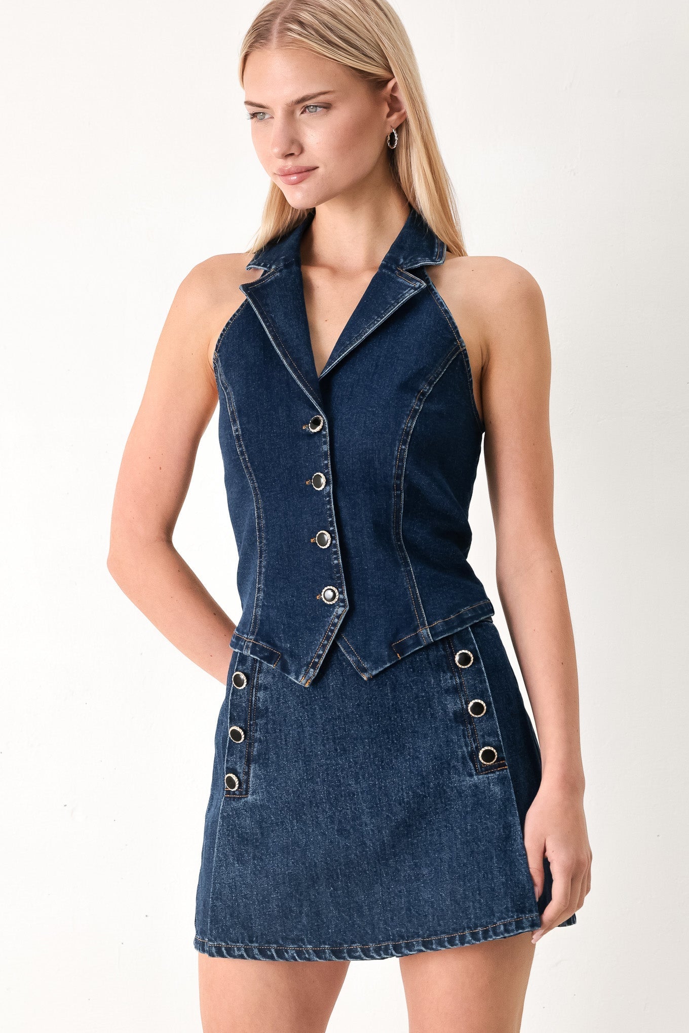 RUN THE CITY DENIM SKORT Flying Tomato