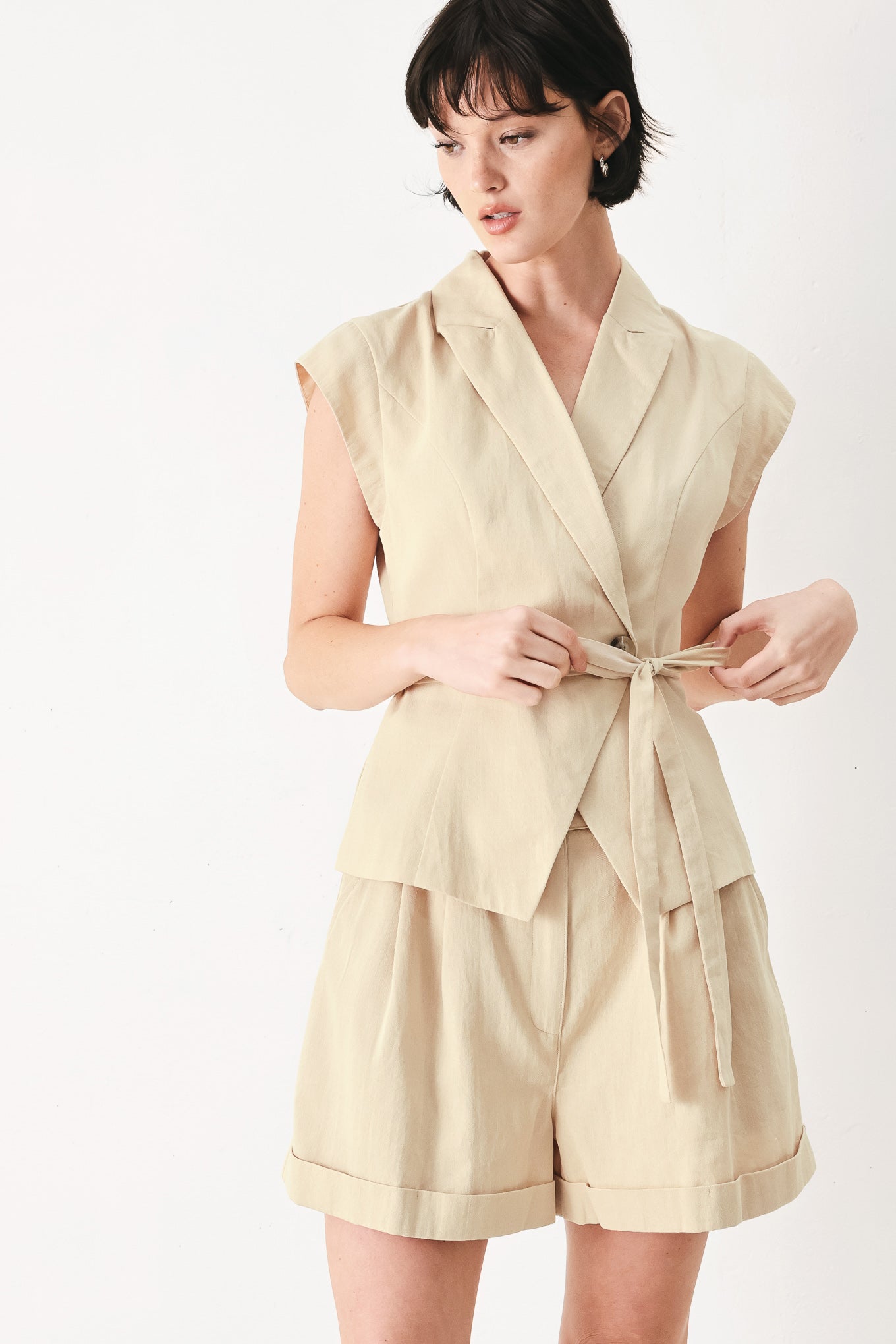 DESERT MINIMAL WOVEN SHORTS Flying Tomato