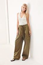 STAY IN MOTION WOVEN BARREL PANTS Flying Tomato