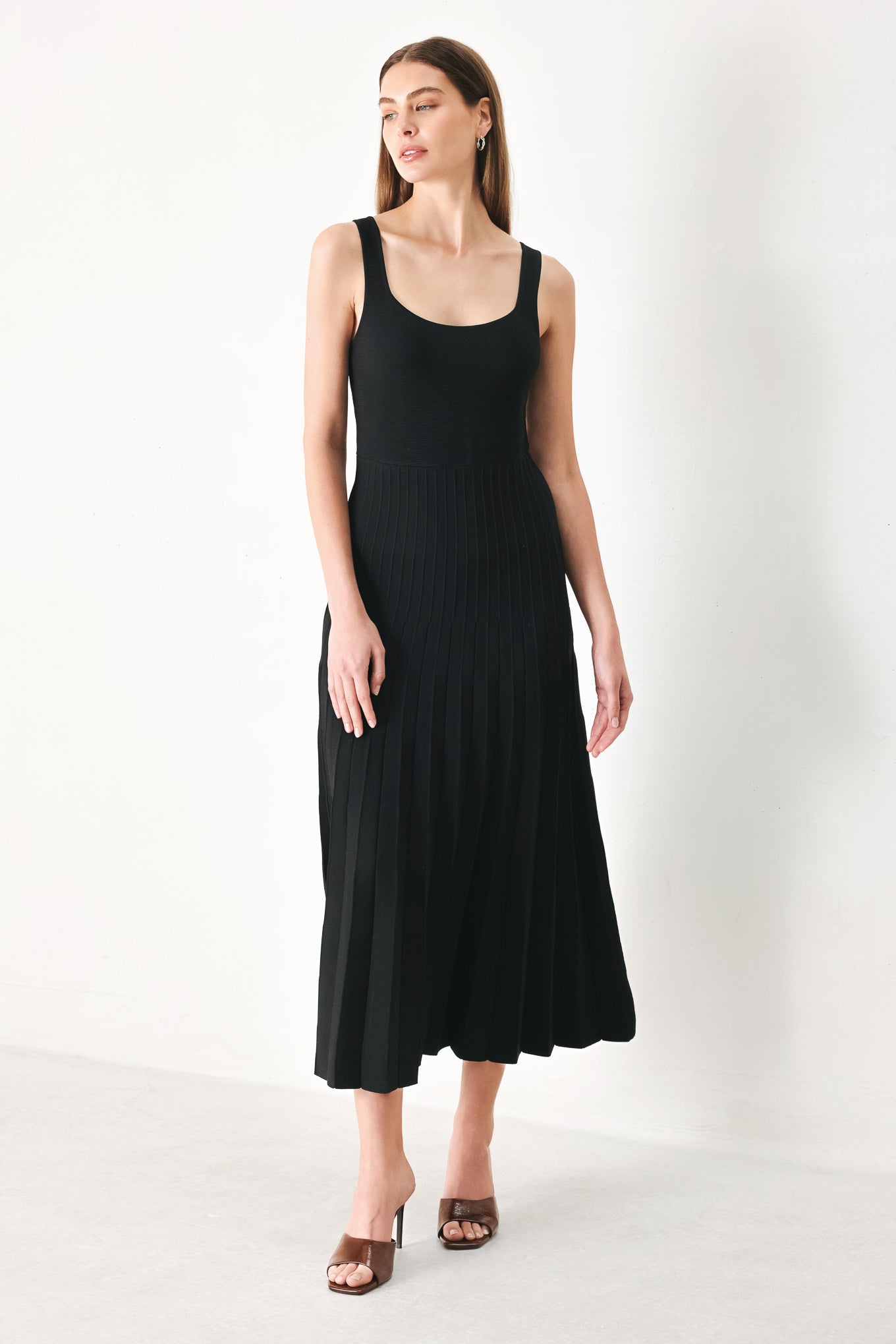 MONO FORM SWEATER KNIT MIDI DRESS Flying Tomato