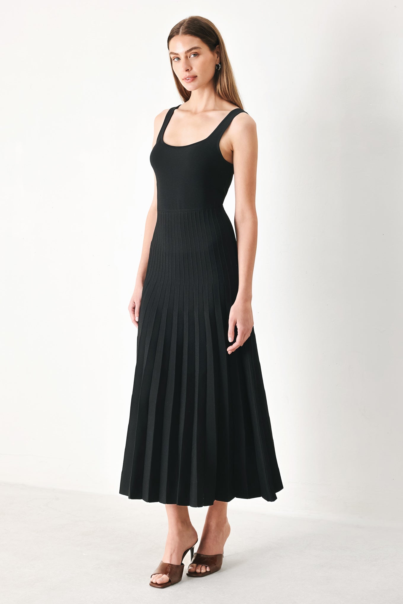 MONO FORM SWEATER KNIT MIDI DRESS Flying Tomato