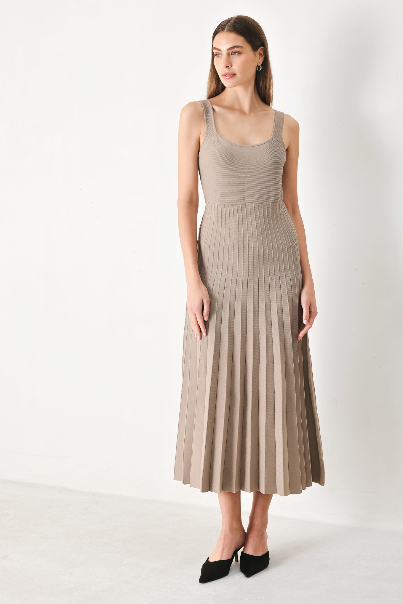 MONO FORM SWEATER KNIT MIDI DRESS Flying Tomato