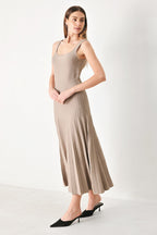 MONO FORM SWEATER KNIT MIDI DRESS Flying Tomato