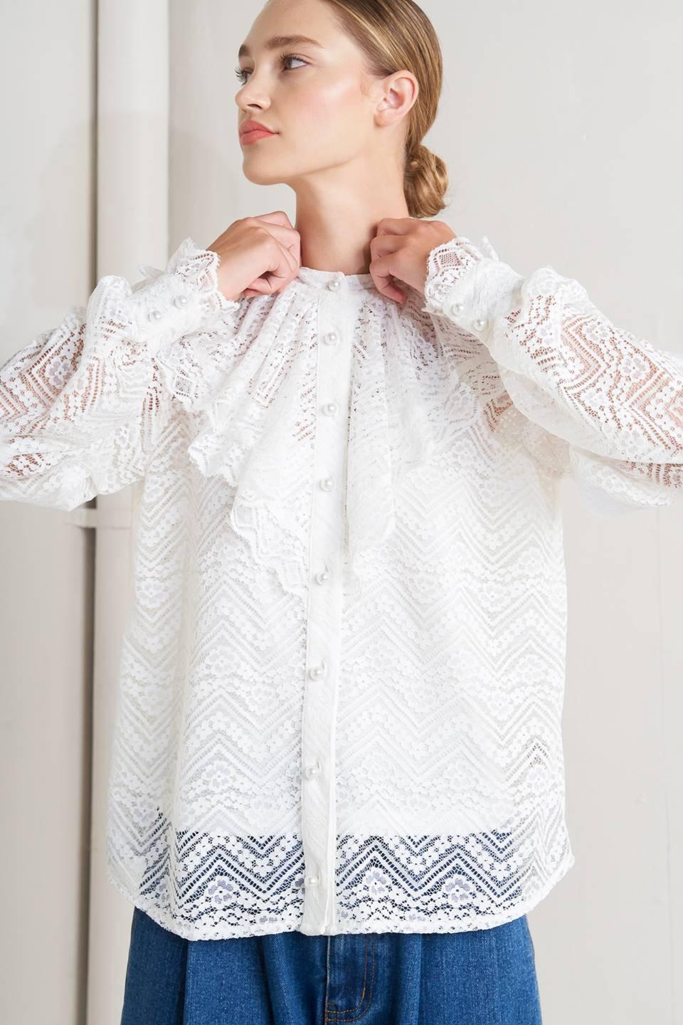 CLOUD ROMANCE WOVEN LACE TOP Flying Tomato