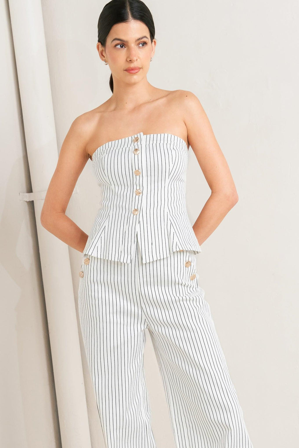 EFFORTLESS FORM STRIPE WOVEN TWILL TOP Flying Tomato