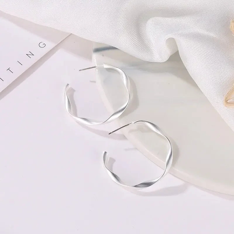 Fashion Korean Metal Elegant Hoop Earring Woman 2022 New Vintage Geometric Statement Earrings Jewelry Brincos Gift