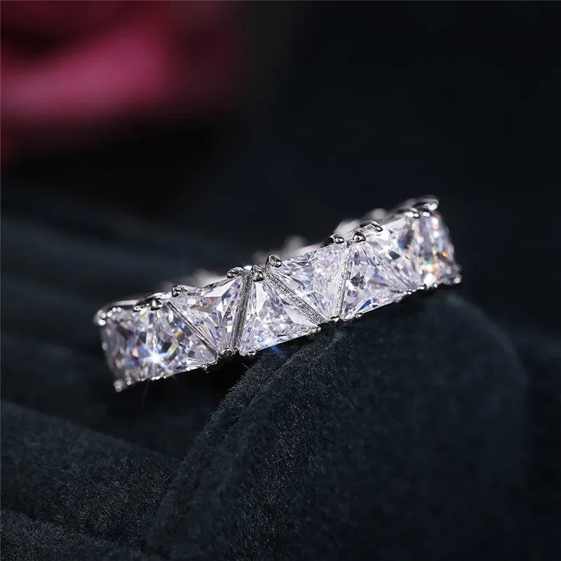Huitan Luxury Wedding Band Promise Rings for Women Unique Triangle Cubic Zirconia Design Top Quality New Trendy Jewelry Dropship LUXLIFE BRANDS