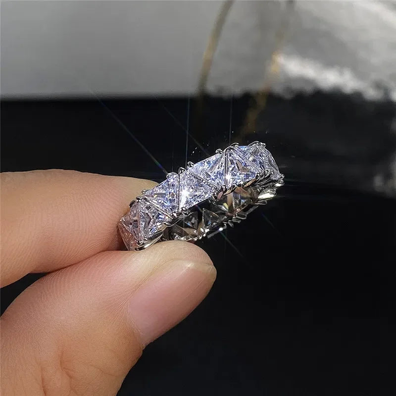 Huitan Luxury Wedding Band Promise Rings for Women Unique Triangle Cubic Zirconia Design Top Quality New Trendy Jewelry Dropship LUXLIFE BRANDS