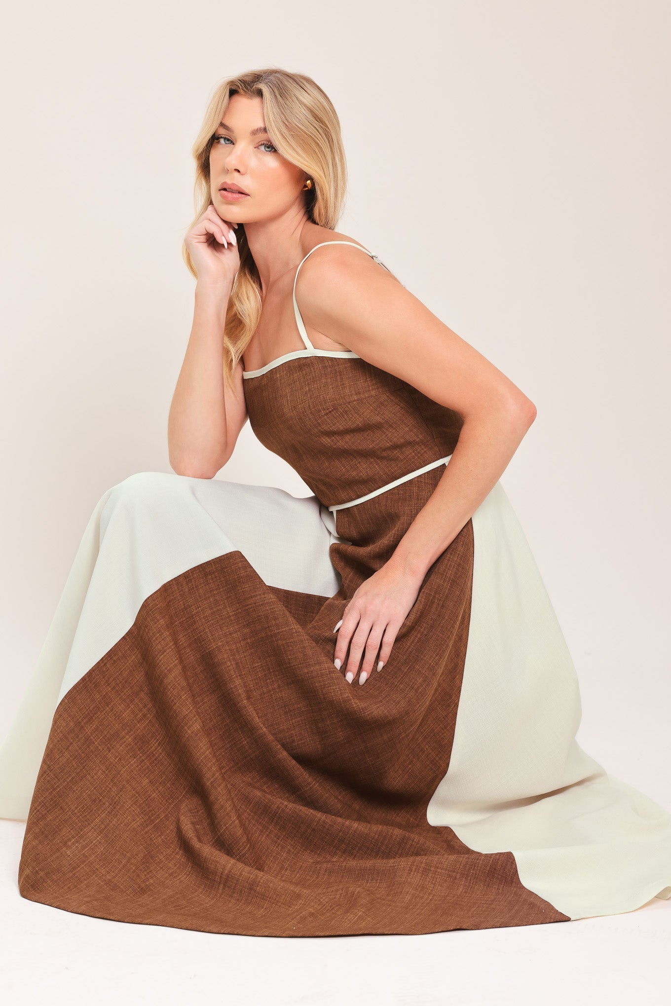 SIENNA FORM WOVEN MIDI DRESS Flying Tomato