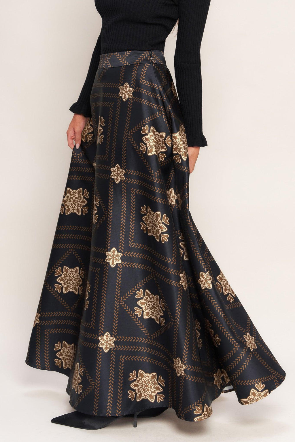ORNAMENTAL NIGHTS WOVEN MAXI CIRCLE SKIRT Flying Tomato