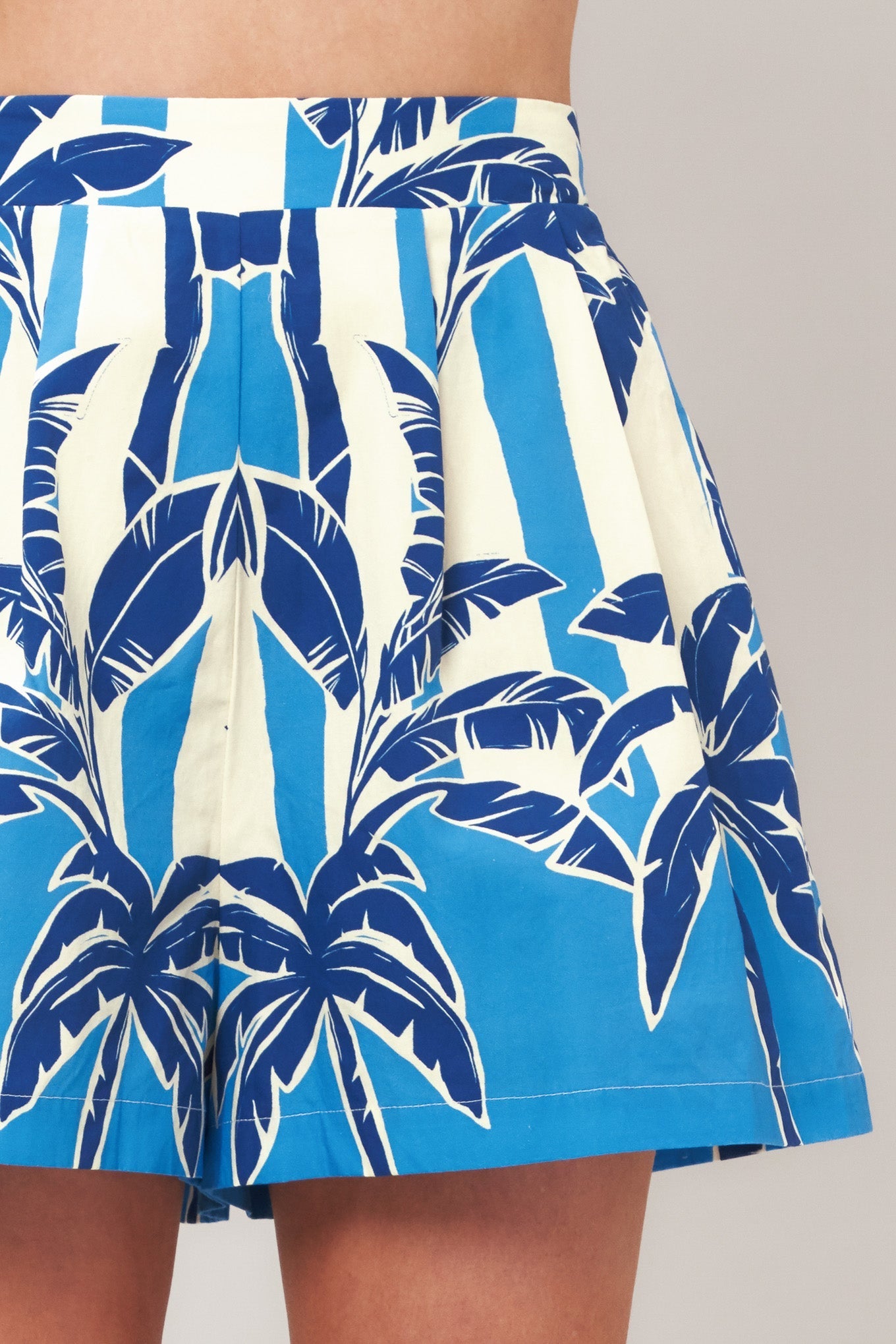 NOIR RESORT WOVEN SHORTS Flying Tomato