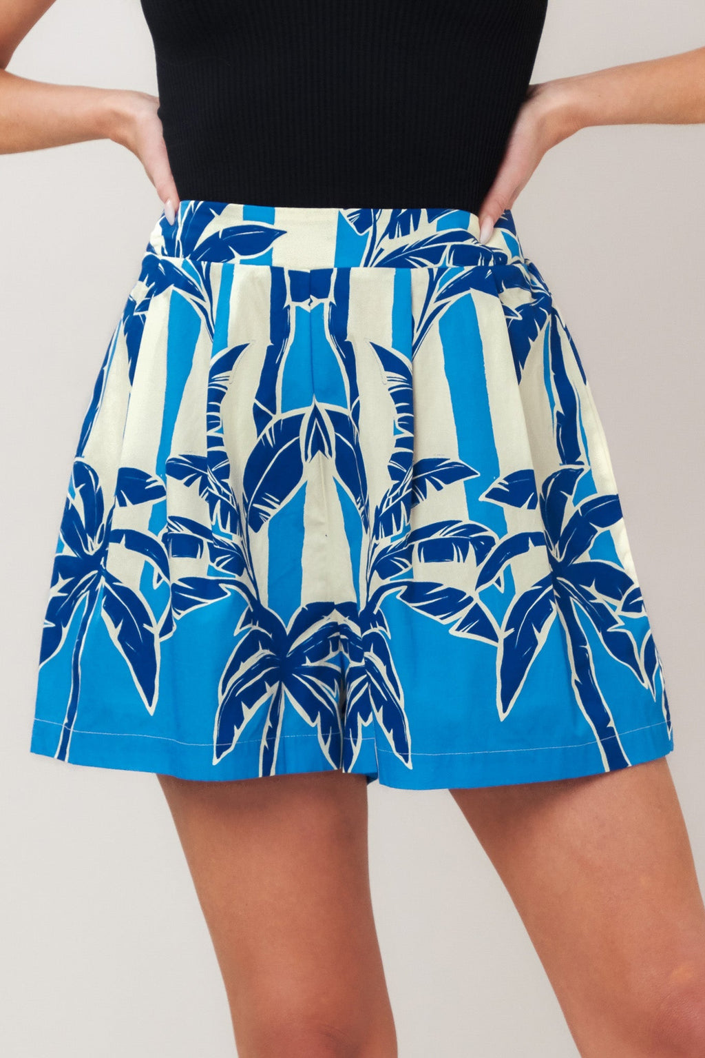 NOIR RESORT WOVEN SHORTS Flying Tomato