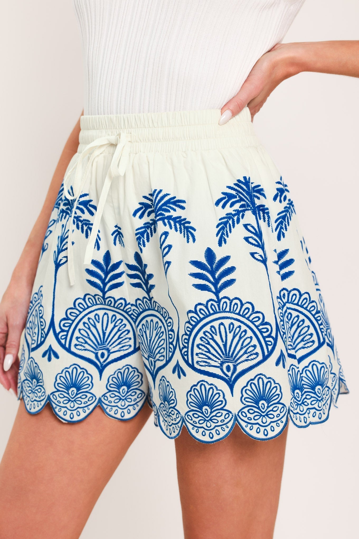 COASTLINE PALM WOVEN SHORTS Flying Tomato