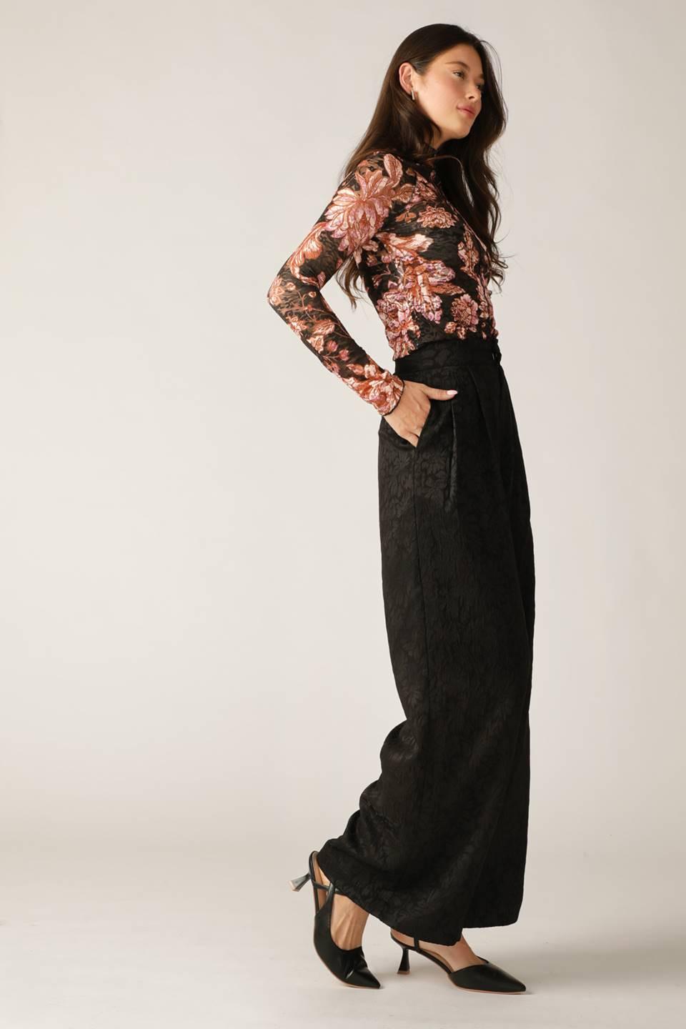 FIRESIDE CHATS STRETCH LACE TOP Flying Tomato