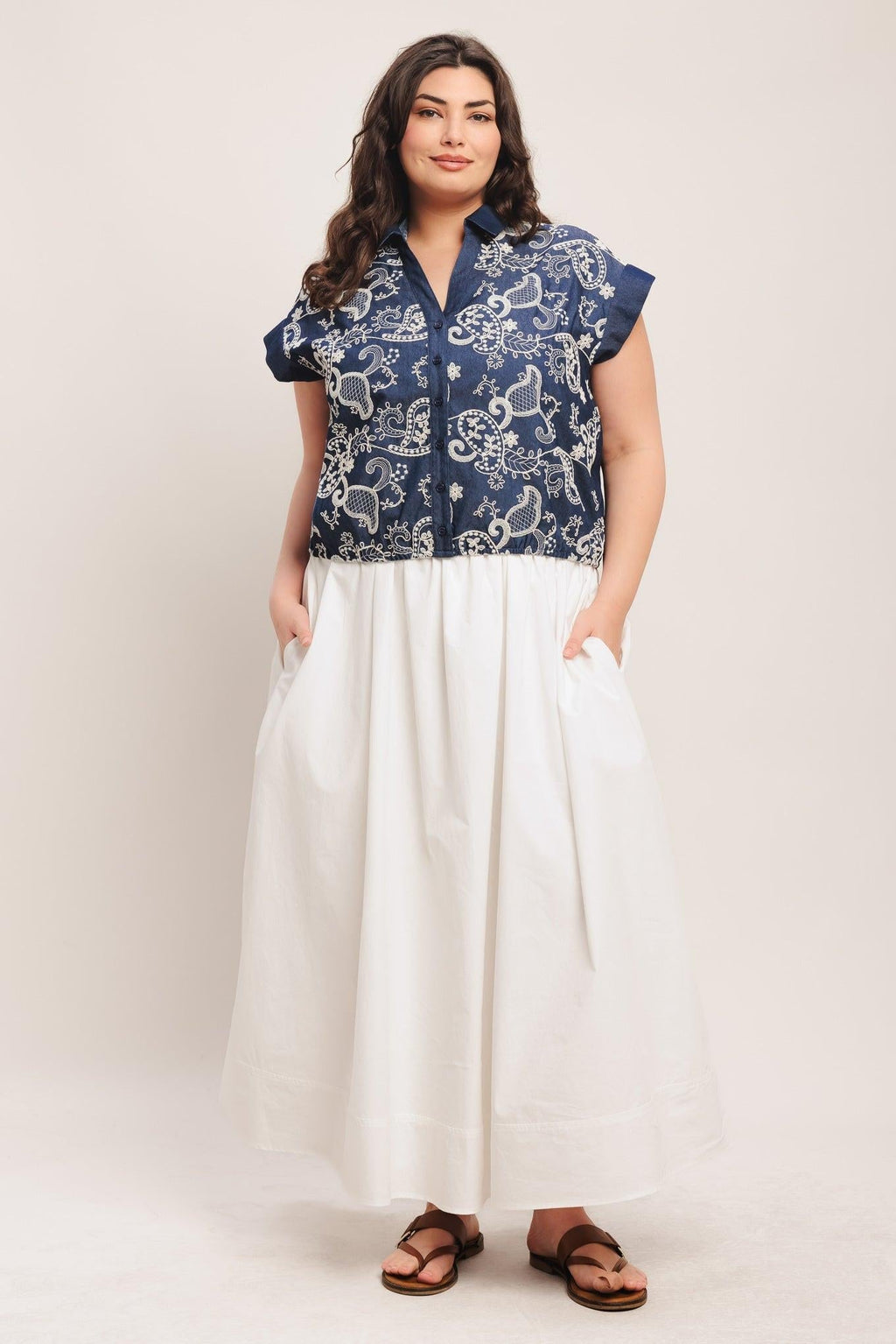 HANDCRAFTED FEEL EMBROIDERY TOP Flying Tomato