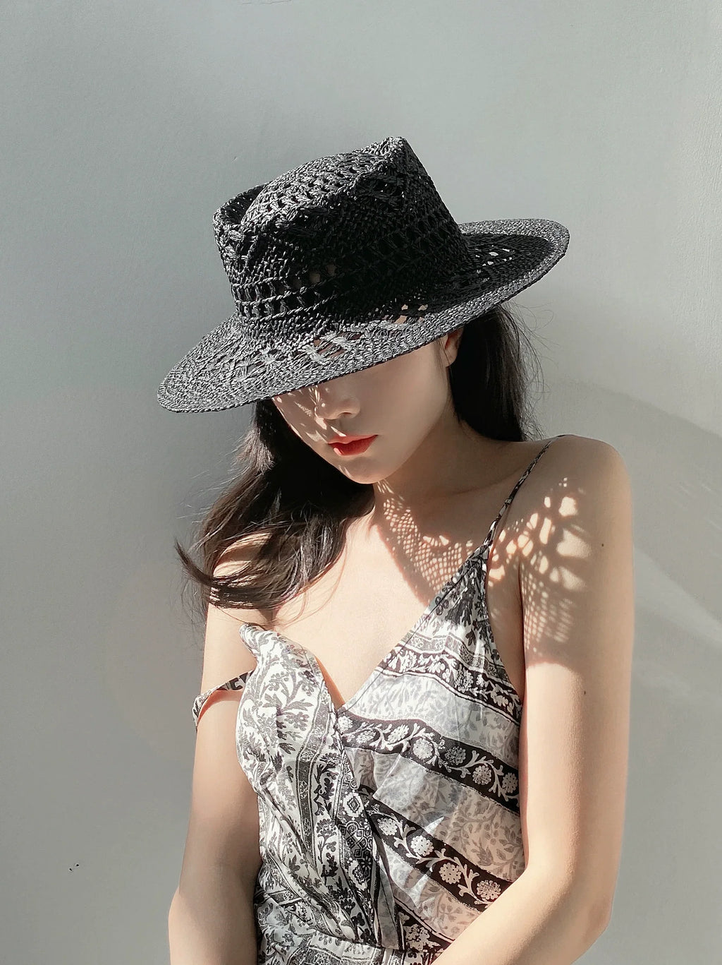 Fashion Style Spring/Summer Weaving Hollow Hand-Knitted Panama Vacation Wide Brim Straw Hat Sun Protection Sun Shade Outing Beach Hat