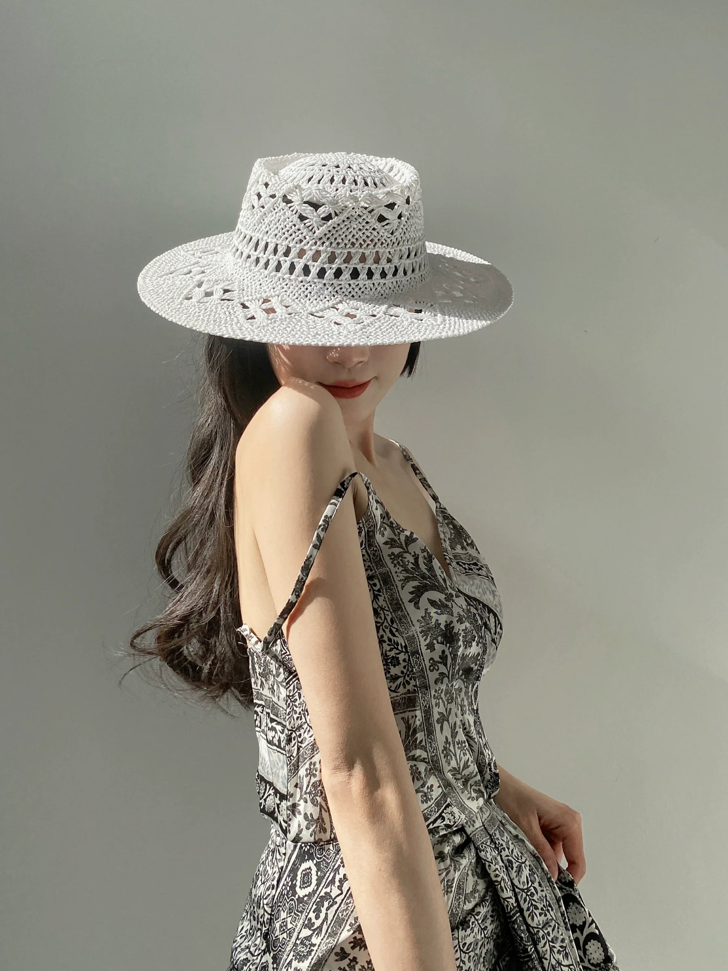 Fashion Style Spring/Summer Weaving Hollow Hand-Knitted Panama Vacation Wide Brim Straw Hat Sun Protection Sun Shade Outing Beach Hat