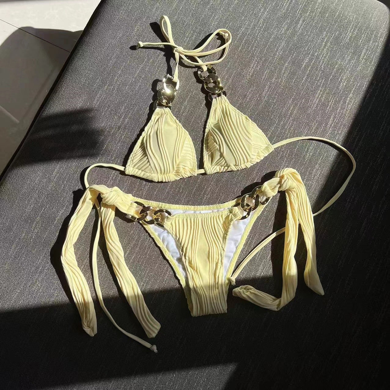 Sexy Split Swimsuit Chain Bikini Swimsuit Bikini Bella Mia