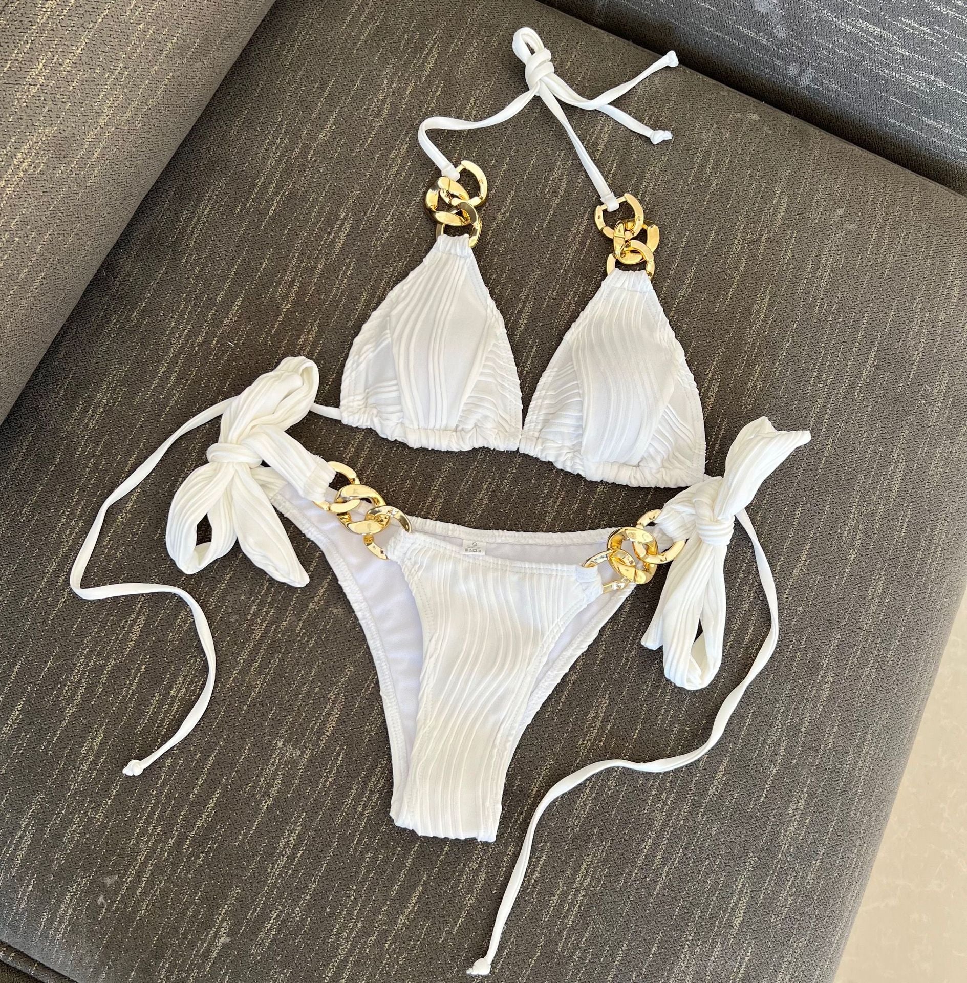 Sexy Split Swimsuit Chain Bikini Swimsuit Bikini Bella Mia
