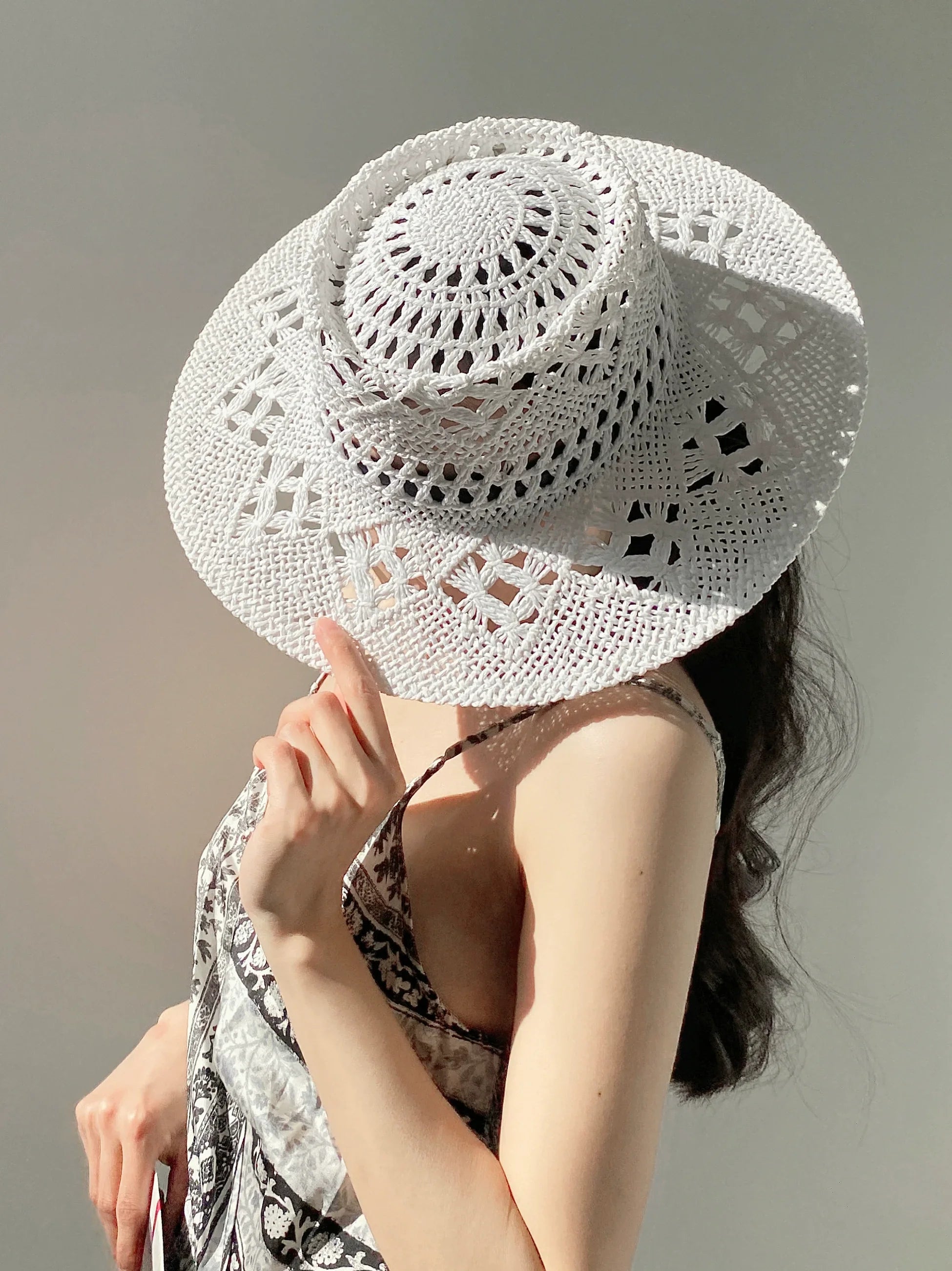 Fashion Style Spring/Summer Weaving Hollow Hand-Knitted Panama Vacation Wide Brim Straw Hat Sun Protection Sun Shade Outing Beach Hat