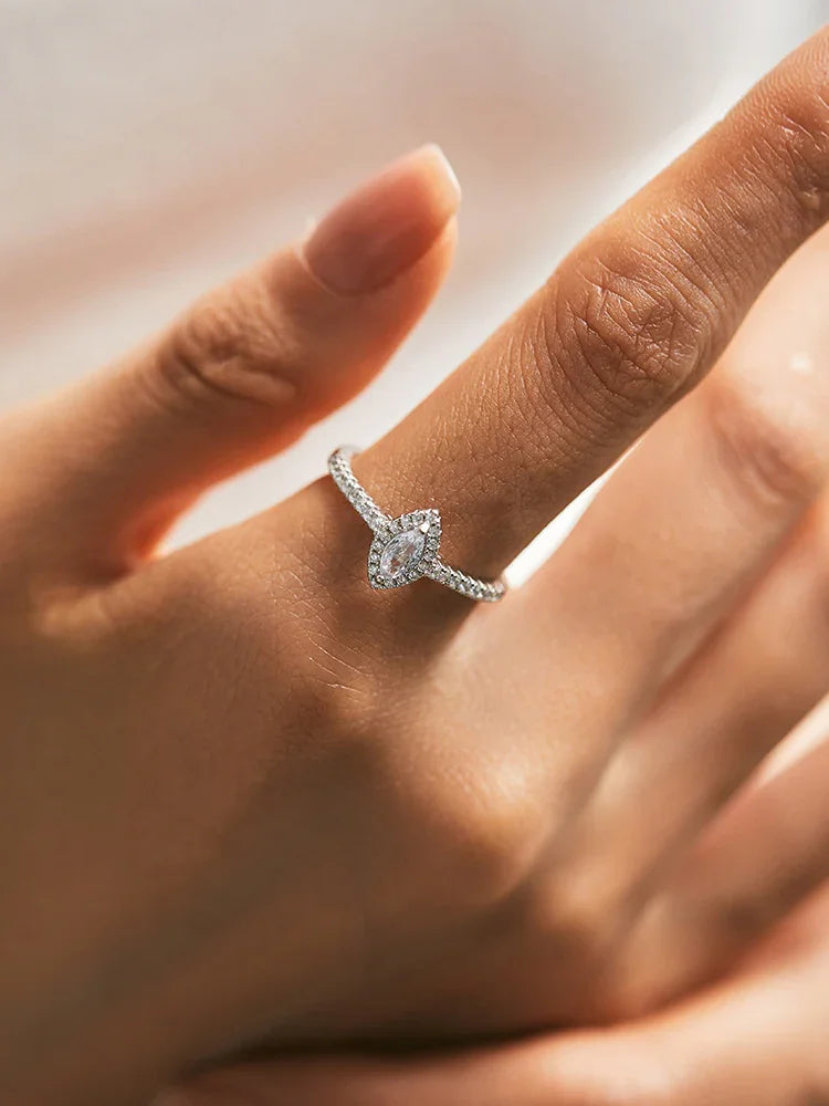 Micro-Inlaid Full Diamond Zircon Ring